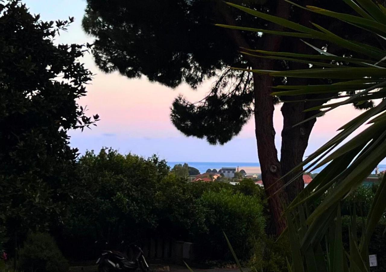 La Luna E Il Falo Ceriale Exterior foto